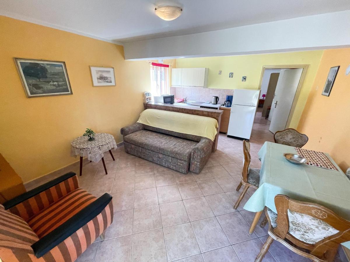 Apartment Leonarda *