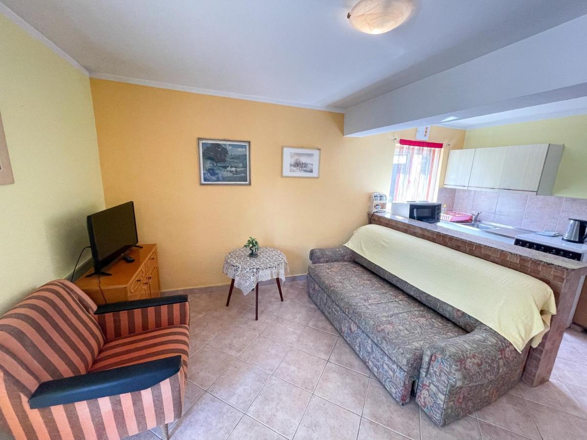 Leonarda Apartment *